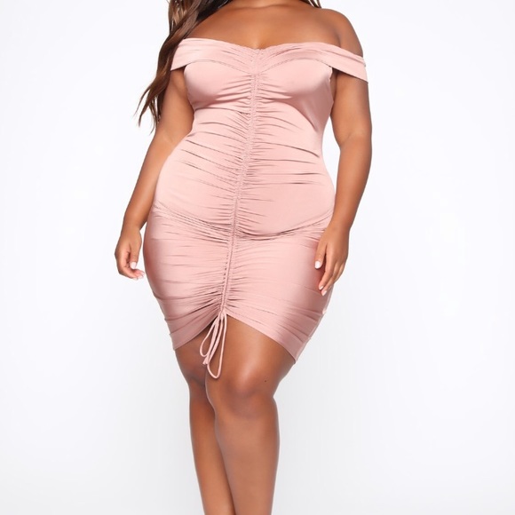 Mauve Ruched dress - Fashion Nova - Picture 3 of 7